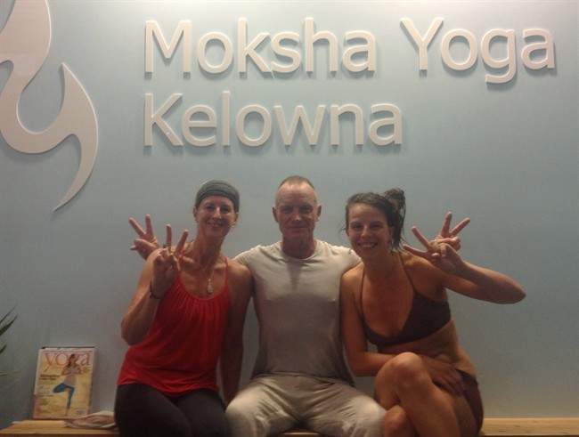 Sting stuns fans by showing up at yoga studio - image