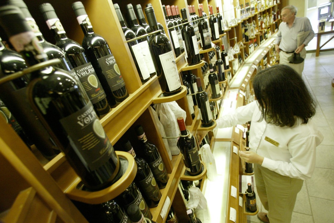 LCBO sales alcohol beer store