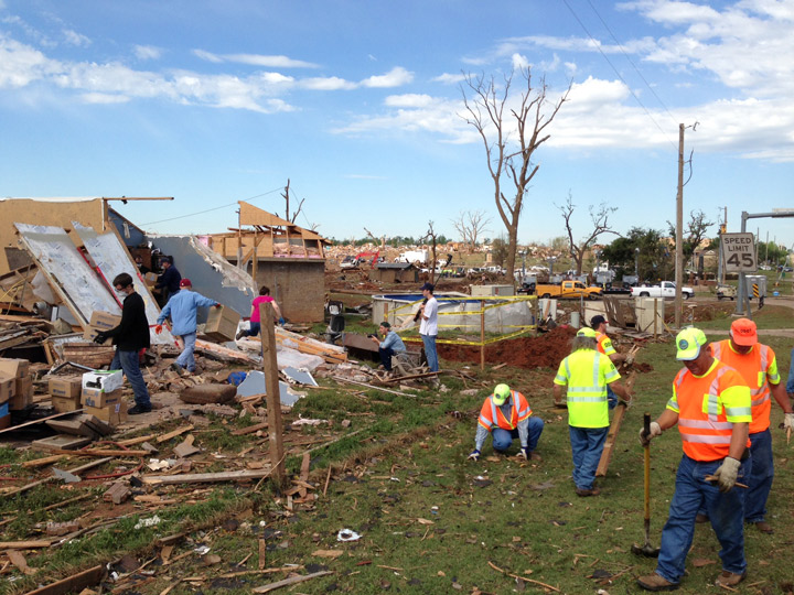 Clean-up crews on scene in the Oklahoma City suburb of Moore on May 22, where people are sifting through the rubble of houses flattened by Monday’s tornado. Mike Drolet / Global News