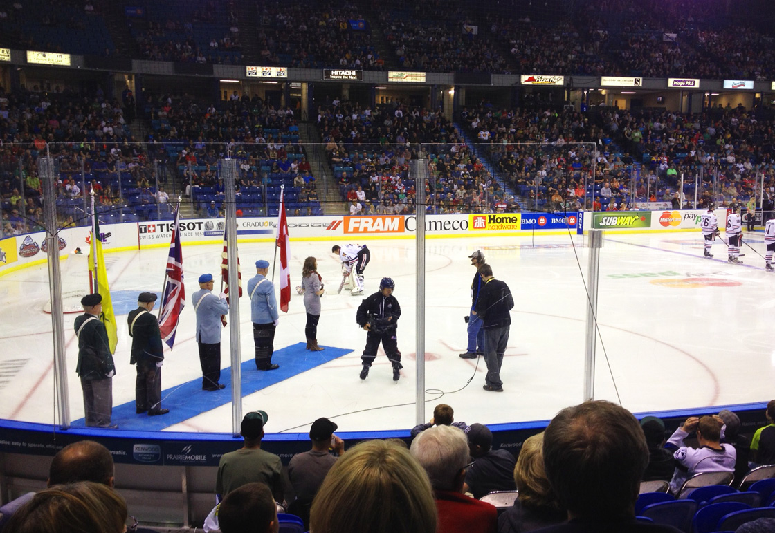 Singer apologizes via Twitter for botching United States national anthem at 2013 Memorial Cup game in Saskatoon.