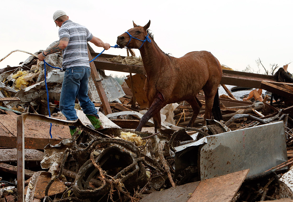 Gallery: 8 powerful images from the deadly tornado to hit Moore, Oklahoma - image