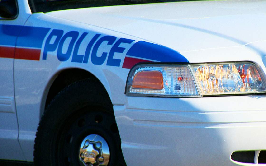 Familiar jewellery scams popping up across Canada force police to warn potential buyers.