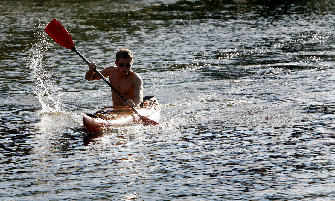 Omar Albokh of Ottawa kayaks along the Rideau Canal in Ottawa on Sunday Aug. 31, 2008. 