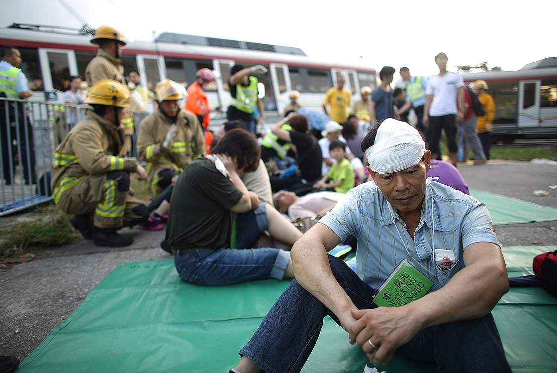 Gallery: Light railway train derails in Hong Kong - image