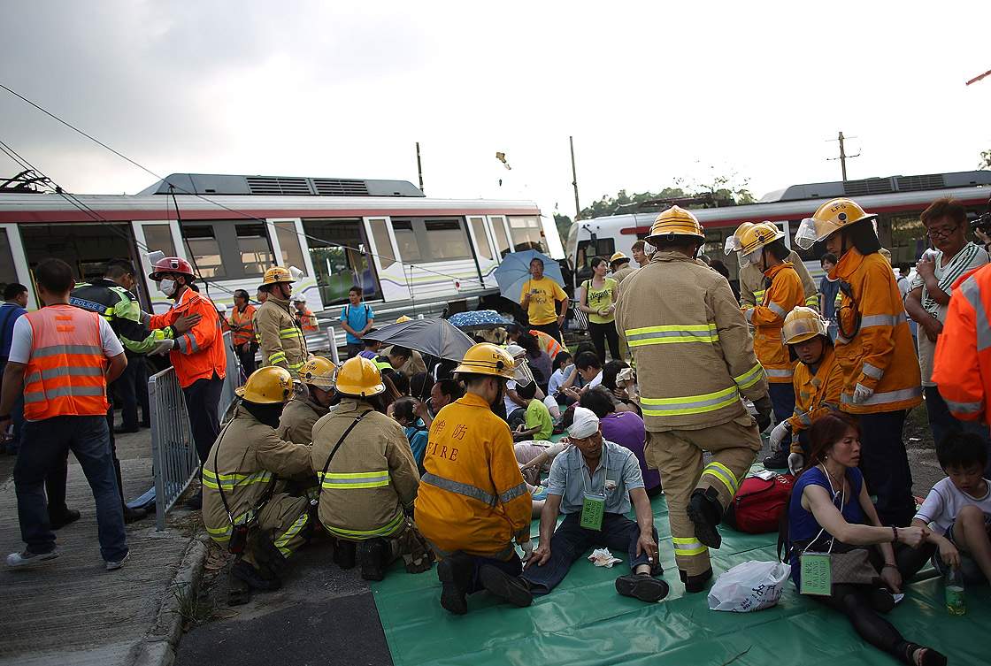 Gallery: Light railway train derails in Hong Kong - image