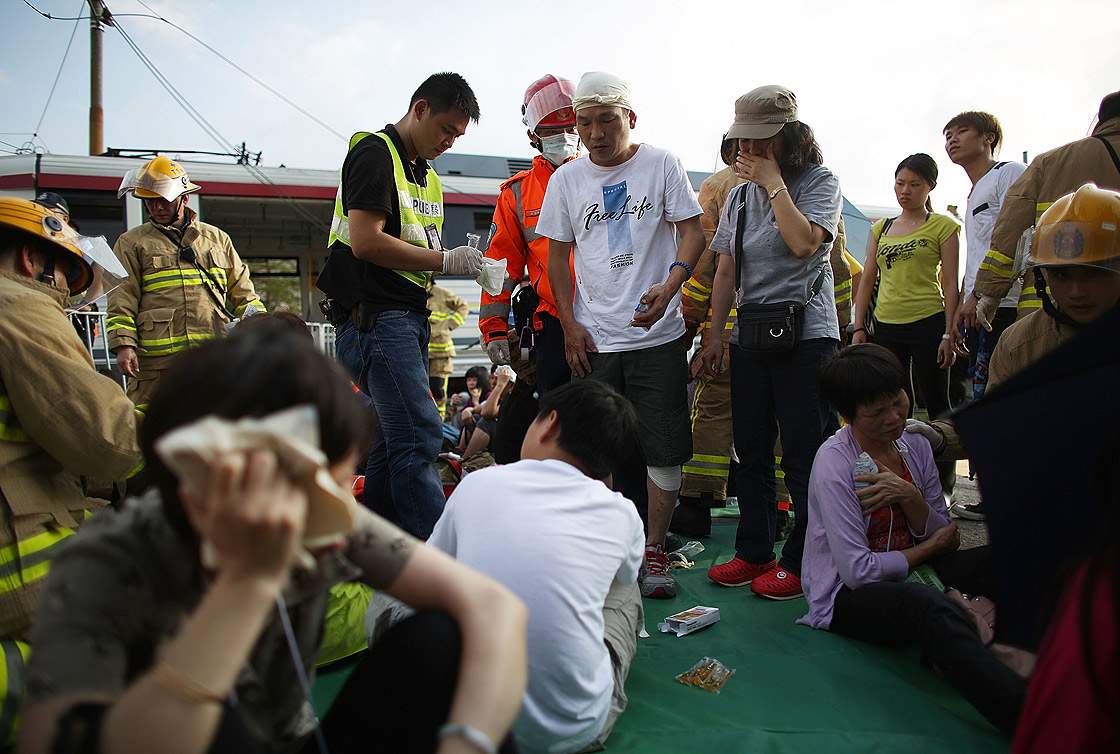 Gallery: Light railway train derails in Hong Kong - image