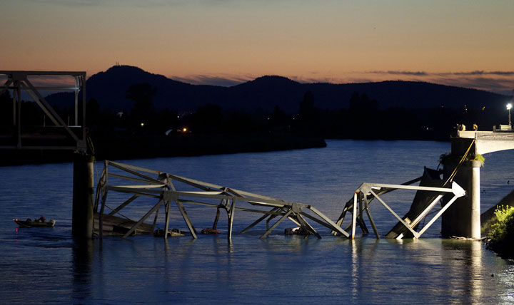 Washington bridge collapse
