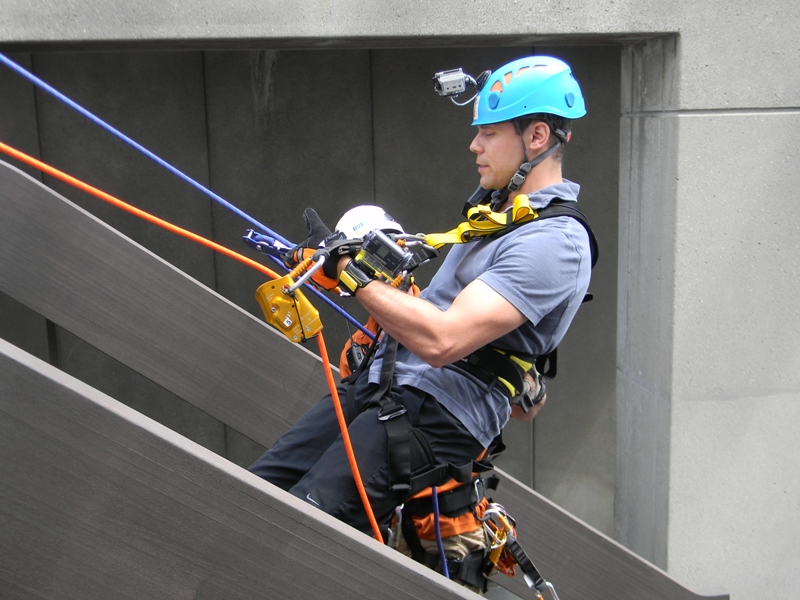 antony robart rappelling city hall rope for hope
