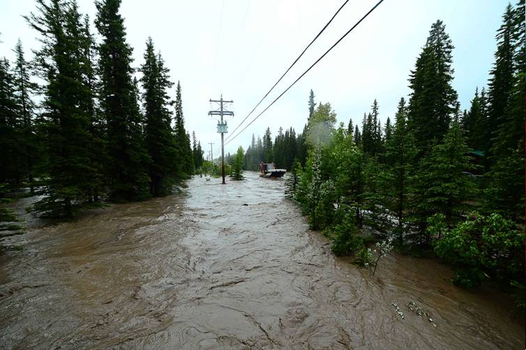 One photojournalist’s amazing rescue from Bragg Creek | Globalnews.ca