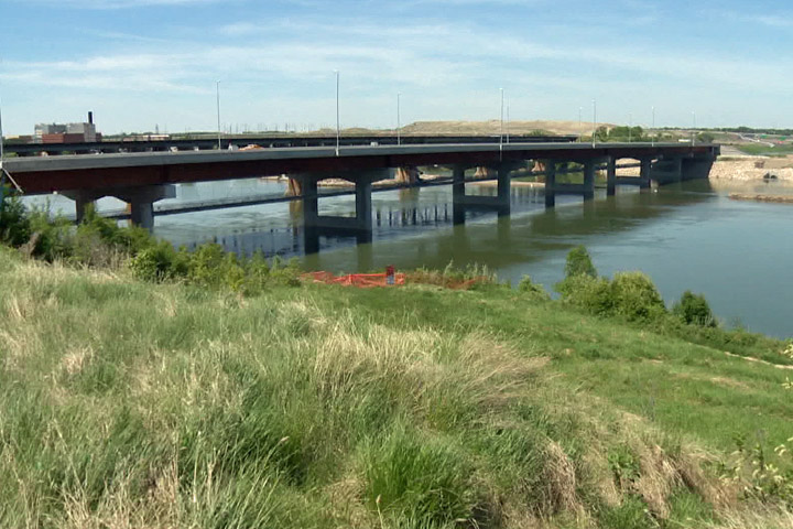 Saskatoon city council gives blessing to south bridge name, approve technical contract for north commuter bridge.