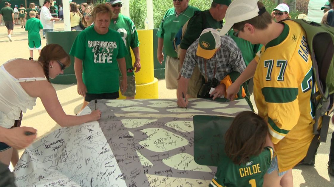 $550,000 raised at Eskimos game for southern Alberta flood relief - image