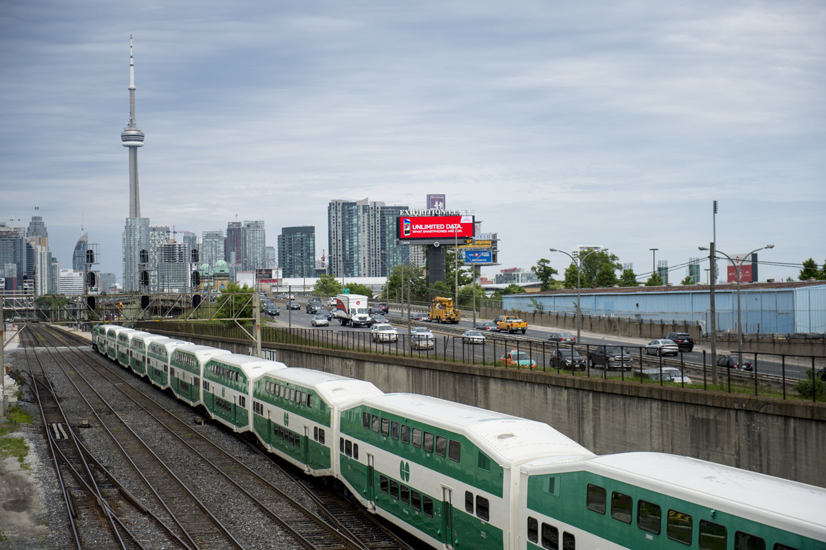 Metrolinx Expanding GO Train Service On Lakeshore Line Toronto   Go Train Toronto 