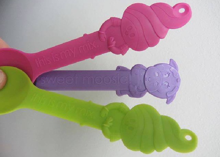 The Office quebecois de la langue francaise confirms that it has opened an investigation after receiving a complaint about the plastic spoons served by the American frozen yogurt chain Menchie's.