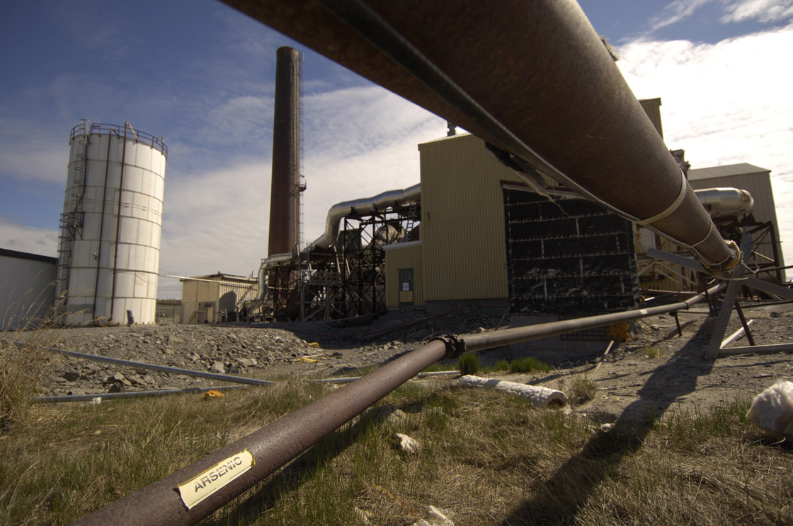 The Mackenzie Valley Environmental Impact Review boards says the
government must look for a better way to deal with 250,000 tonnes of
arsenic stored underground at Yellowknife's now defunct Giant gold mine.