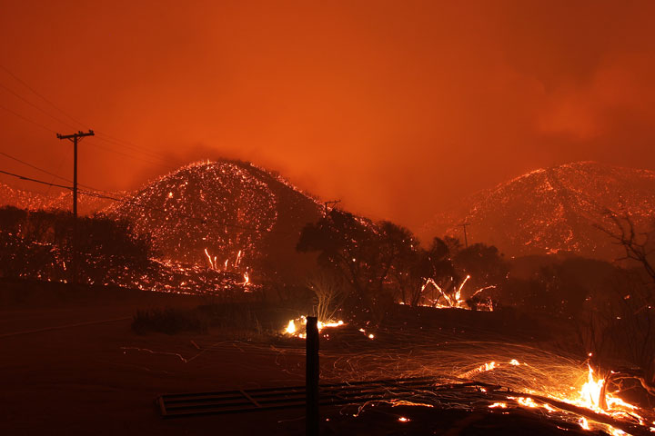 10 incredible photos of the Powerhouse Fire at night - image