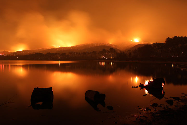 10 incredible photos of the Powerhouse Fire at night - image