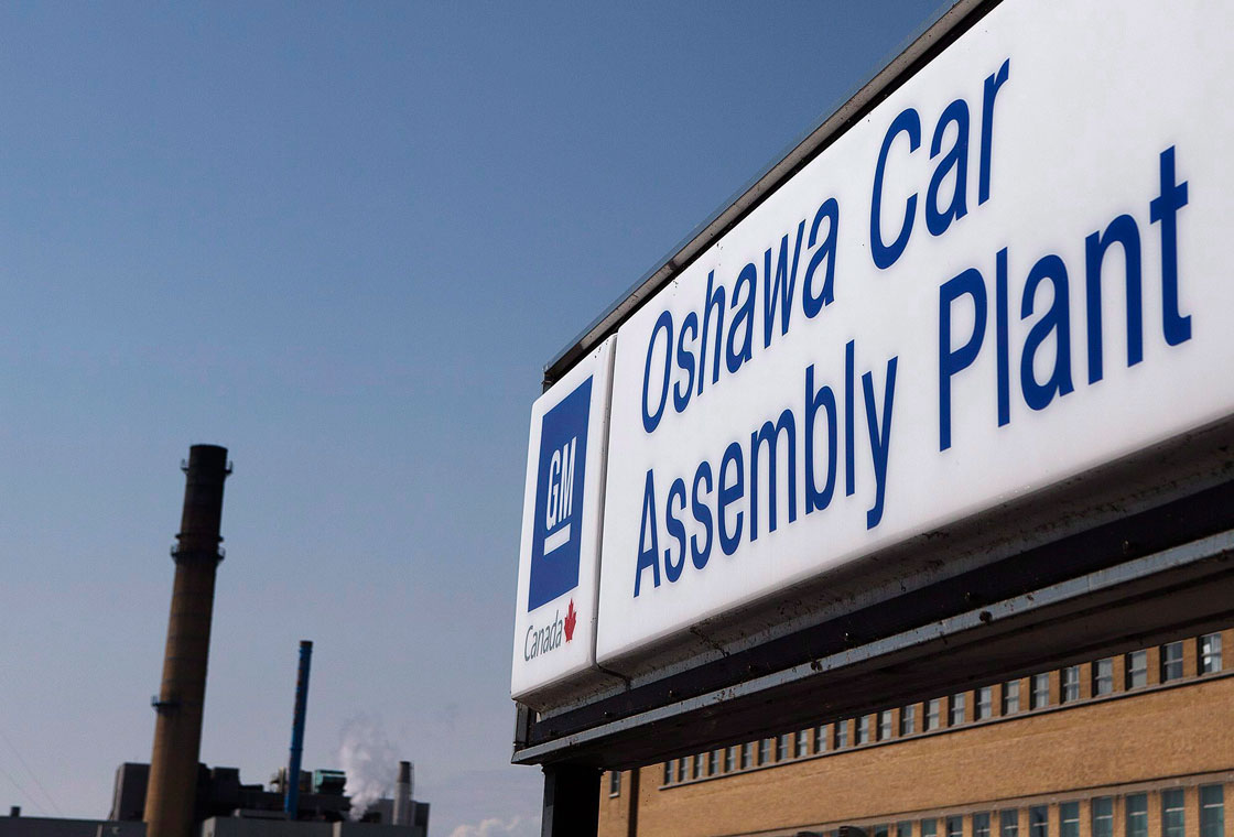 GM Canada is planning to shut down one of its two Oshawa, Ont. assembly plants next spring. 