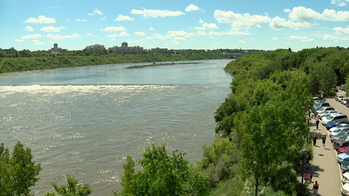 Police pull 22-year-old man from fast-moving South Saskatchewan River in Saskatoon.