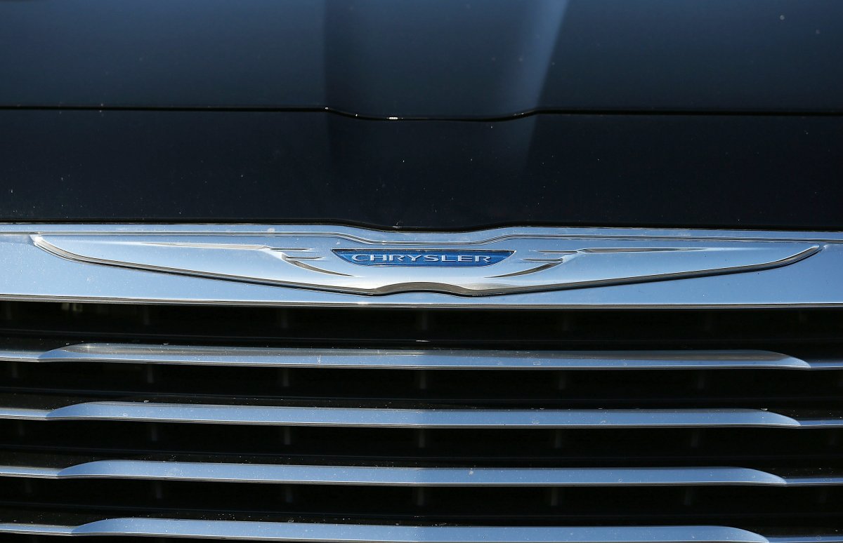 Chrysler says a software problem is causing its air bags to deploy on the opposing side of the vehicle.