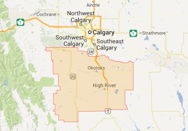 Tornado touches down in Okotoks - image