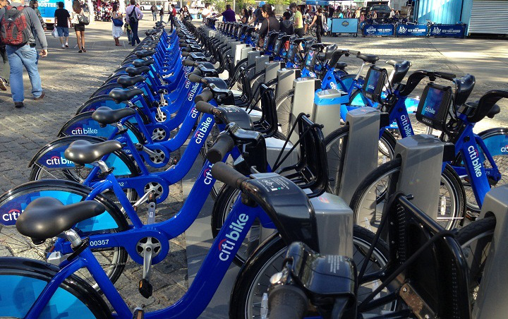 A picture of a New York bike-share station.