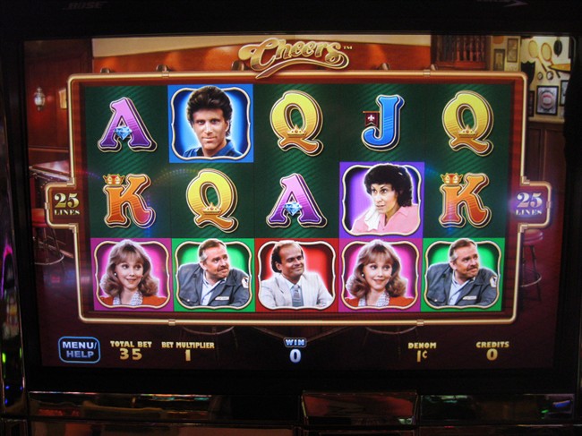 TV-themed slot machines lure players - image