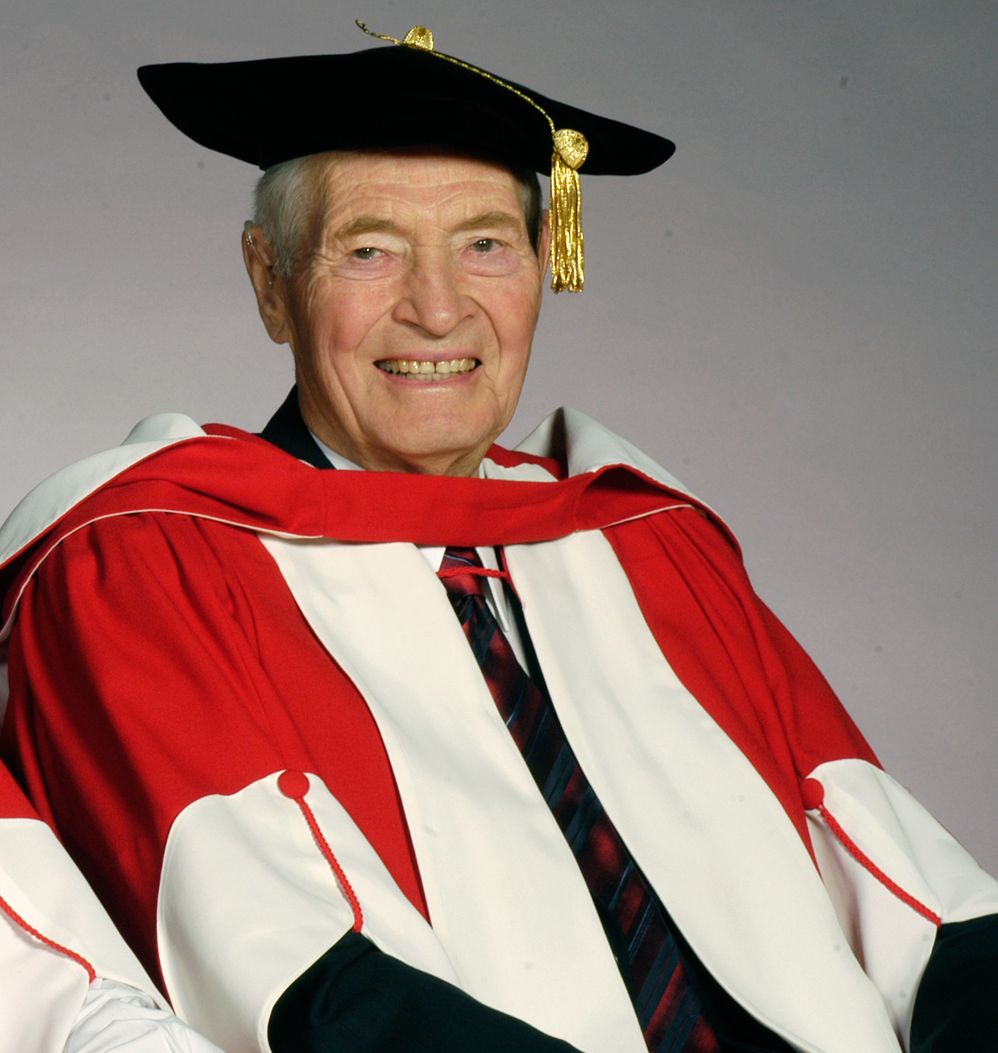 Harry Hole Hole receiving his honorary doctor of laws degrees in 2005 from the U of A.