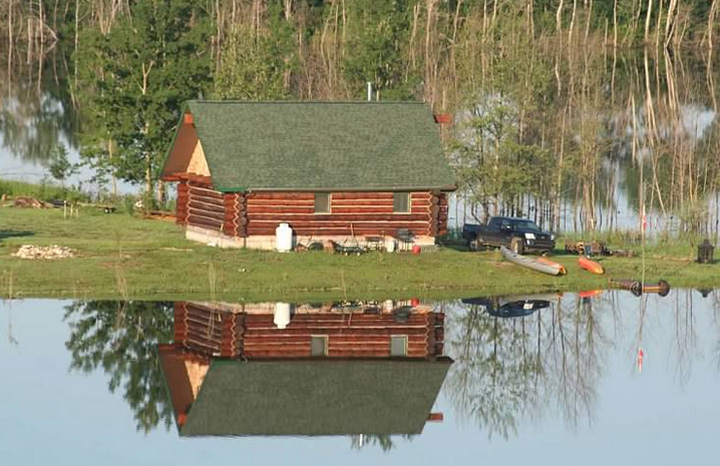 Saskatoon couple build their own cabin using items bought on Kijiji.