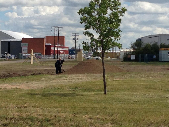 Saskatoon police say a suspicious package in the parking lot at the airport appears to be a pipe bomb.