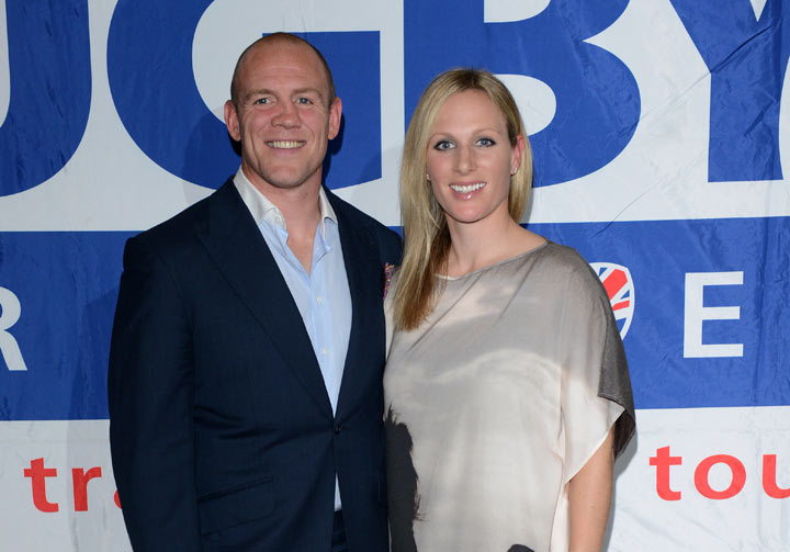 Buckingham Palace says Queen Elizabeth II's granddaughter Zara Phillips and rugby star Mike Tindall are expecting their first child in the new year.