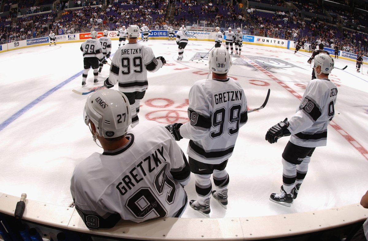 Wayne Gretzky, back with the NHL, returns to L.A. as an Oilers executive - Los  Angeles Times