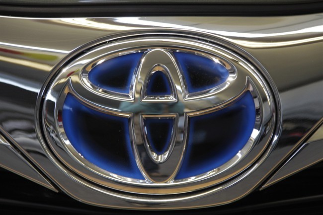 Toyota again recalling 880,584 RAV4, Lexus sedans in the U.S. and Canada - image