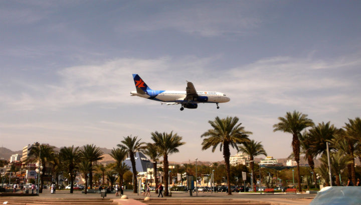 Israel briefly closes Eilat airport after Egypt warns of possible