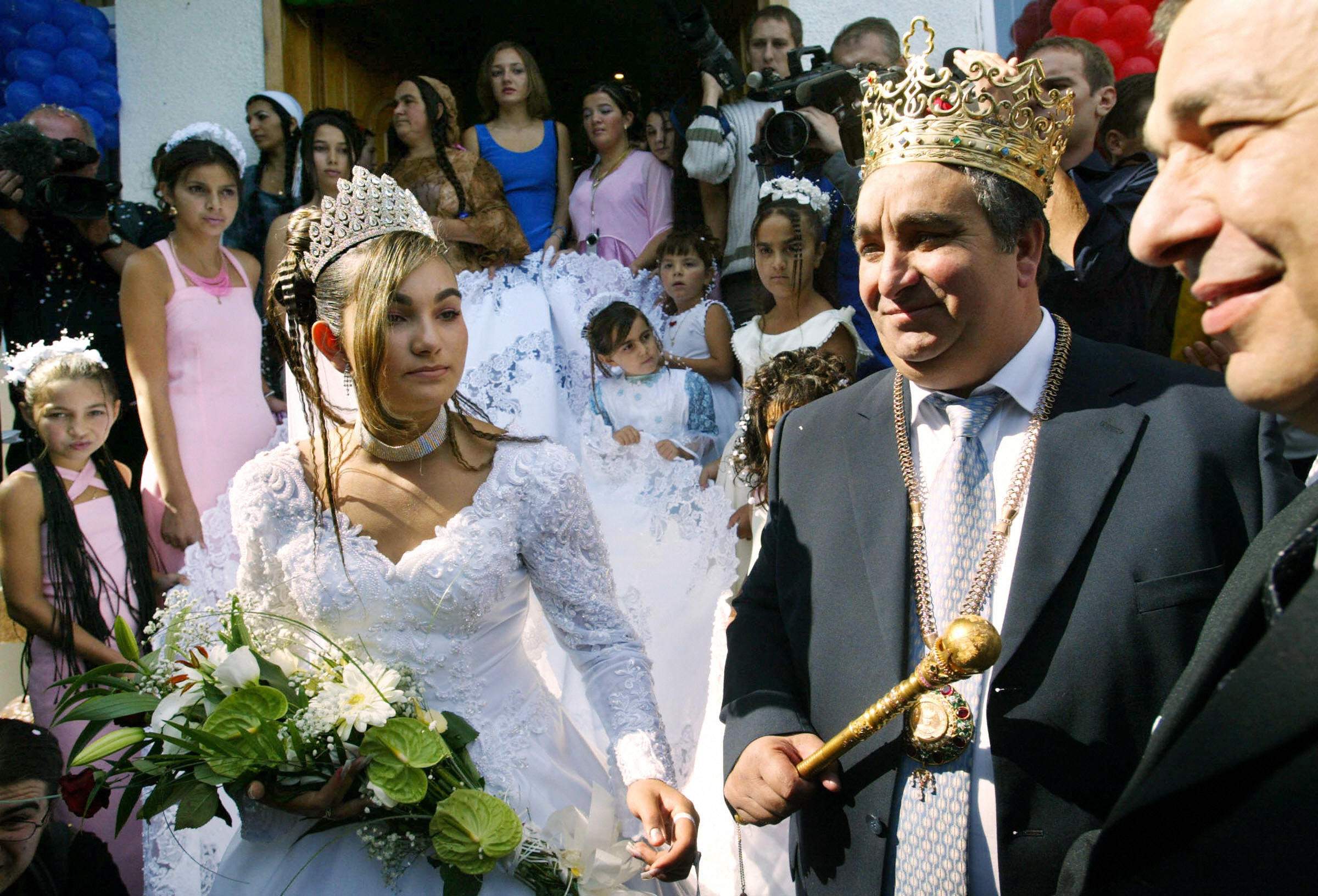 Romanian gypsy wedding 60 photos - Astyledwedding.com