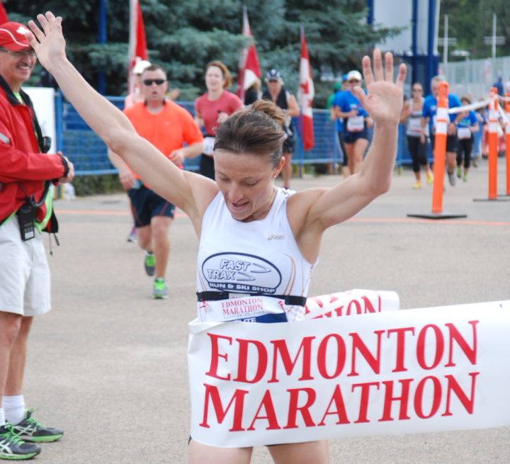 Edmonton Marathon draws thousands - image