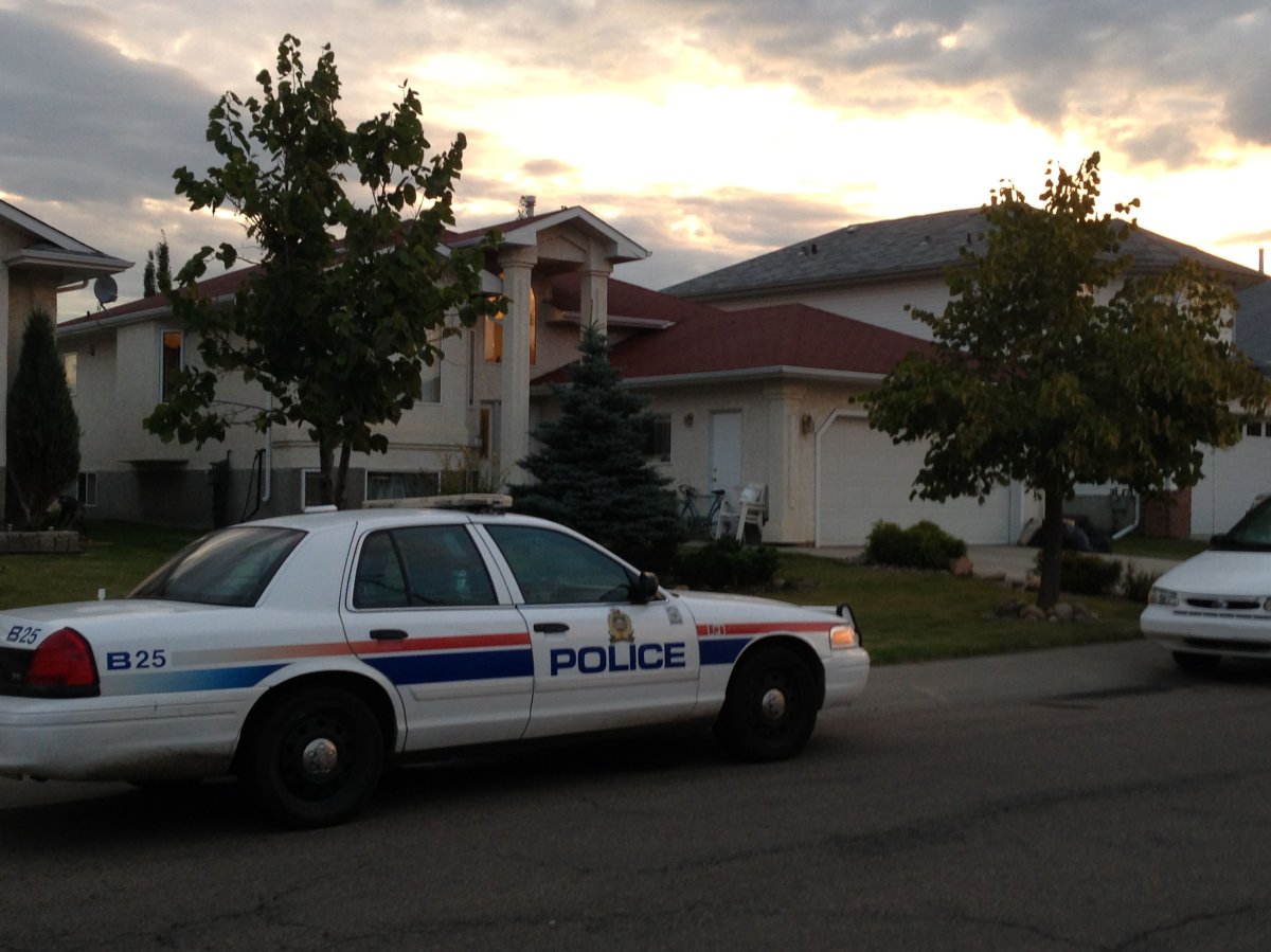 Edmonton homicide detectives investigate suspicious death in north end, Monday, August 26, 2013. 