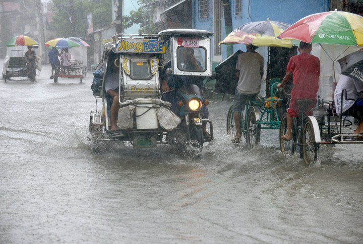 Gallery: Typhoon Batters Philippines - National | Globalnews.ca