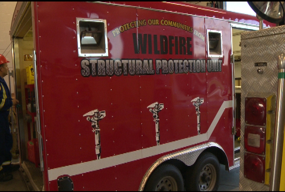 Trailer full of sprinklers helps Shuswap fire fighting - image