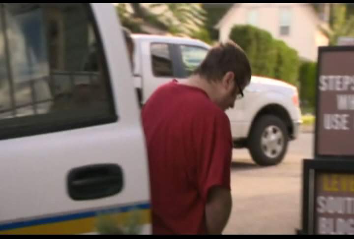 Vernon man lured girls online - image