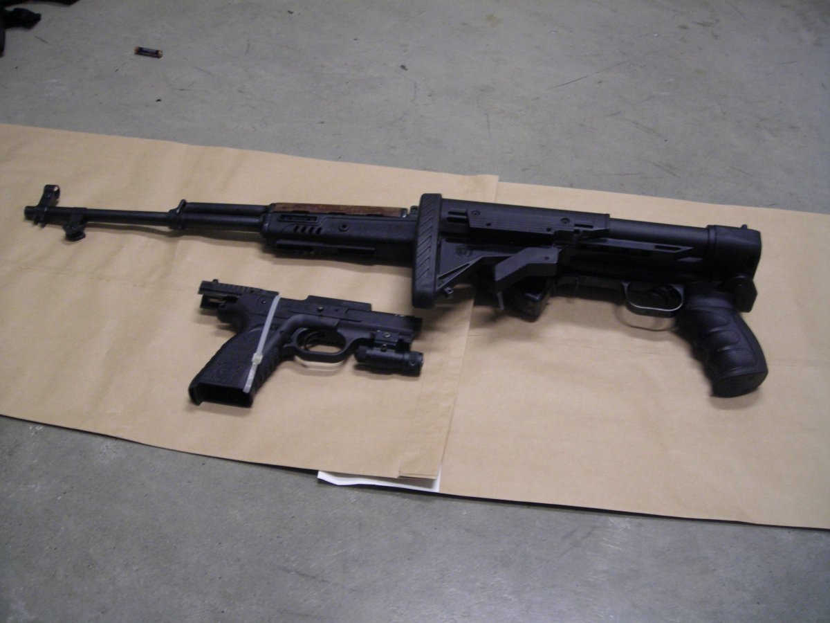 Prolific offender in Penticton arrested with backpack full of guns - image