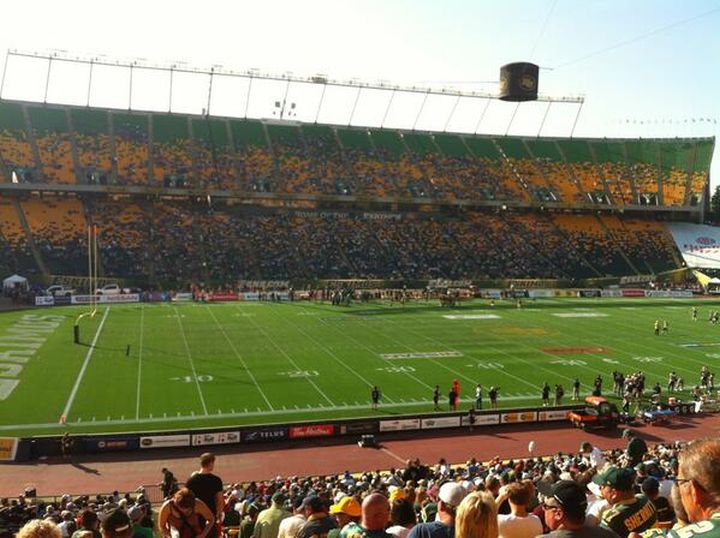 Fred Stamps reeled in a pair of touchdown passes as the Eskimos
snapped an eight-game losing streak with a 25-7 victory over the
Winnipeg Blue Bombers on Saturday, September 14, 2013.