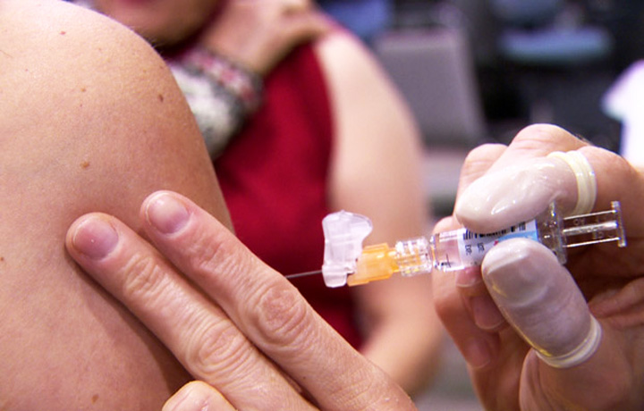 Starting next month, Saskatchewan residents can get vaccinated to protect themselves against the dreaded flu.