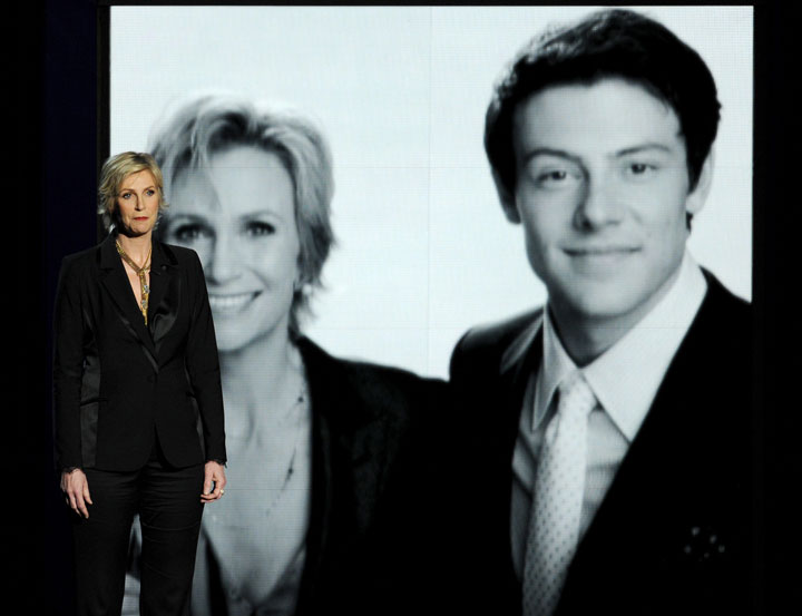 Monteith remembered at Emmys, where cable networks dominate | Globalnews.ca