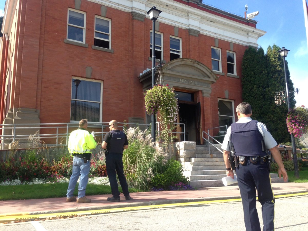 UPDATE Witnesses heard blast before Grand Forks city hall fire