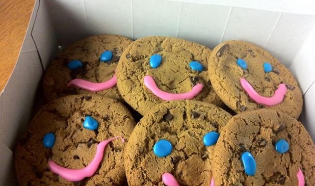 Продажбите на Smile Cookie на Tim Hortons в Линдзи в подкрепа на Ross Memorial Hospital