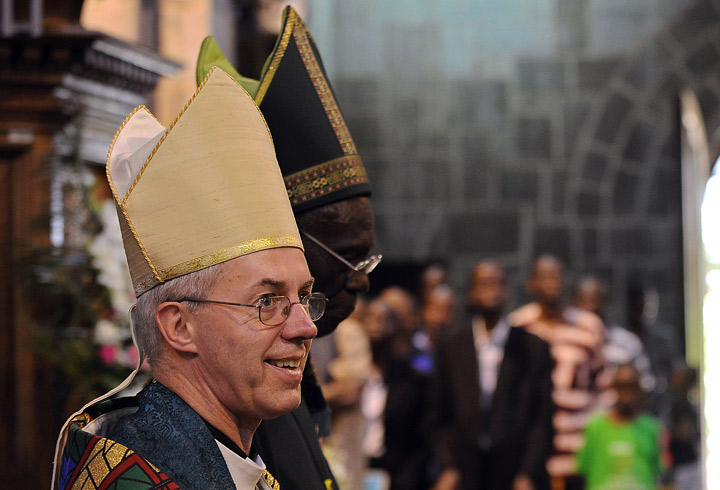 Archbishop of Canterbury Justin Welby (L) walks alongside Archbishop of Kenya Eliud Wabukala on October 20, 2013 at the All Saints Cathedral in Nairobi.  (Photo credit: Getty Images).