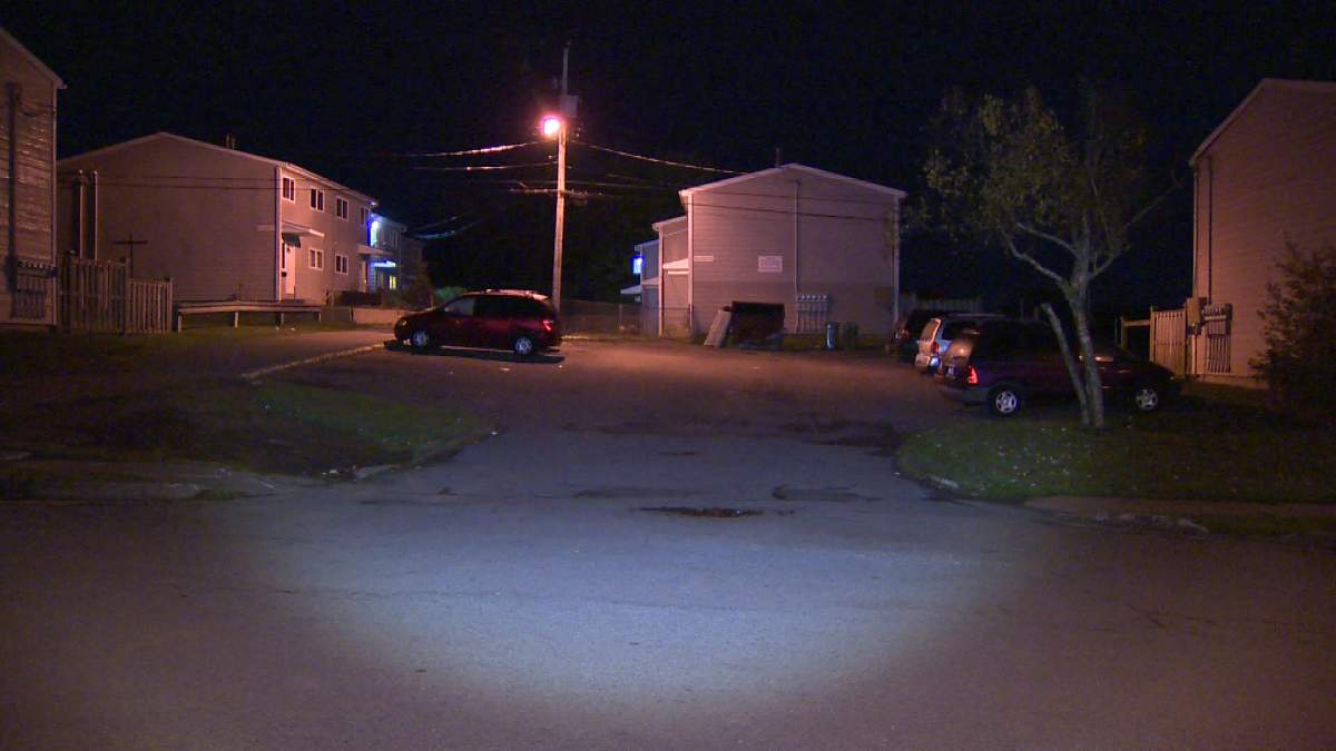Suspects wear Halloween mask, bandanna, during Dartmouth robbery - image