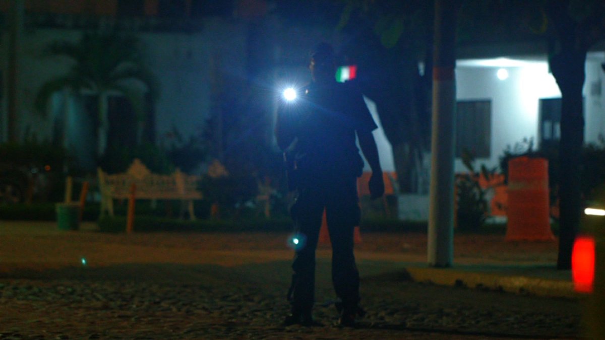 Dealing with Mexican police: A guide - image