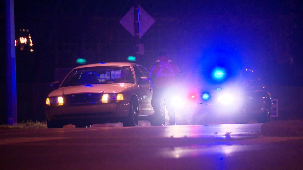 Pedestrian injured in SW hit and run - Calgary | Globalnews.ca