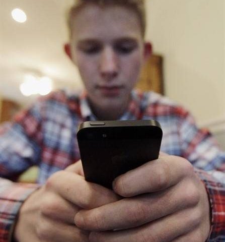 N.B., Nova Scotia governments to review school smartphone policies